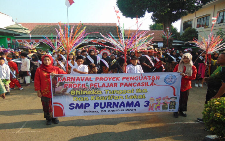 Peringati HUT Kemerdekan RI, SMP Purnama 3 Semarang Gelar Karnaval
