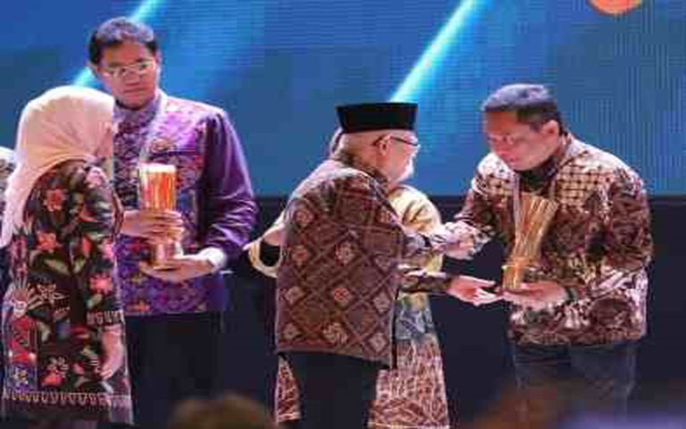 Berdayakan Disabilitas, Telkom Raih Penghargaan di Ajang Naker Award 2024