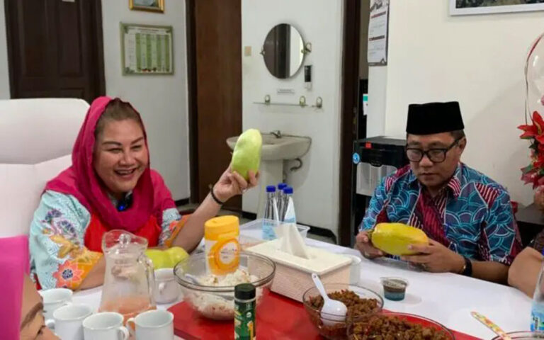 Datangi Ita, Iswar Ajukan Cuti Untuk Maju Pilwakot Semarang