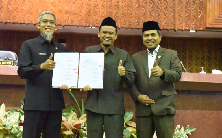 Pemprov dan DPRD Jateng Sahkan Lima Raperda