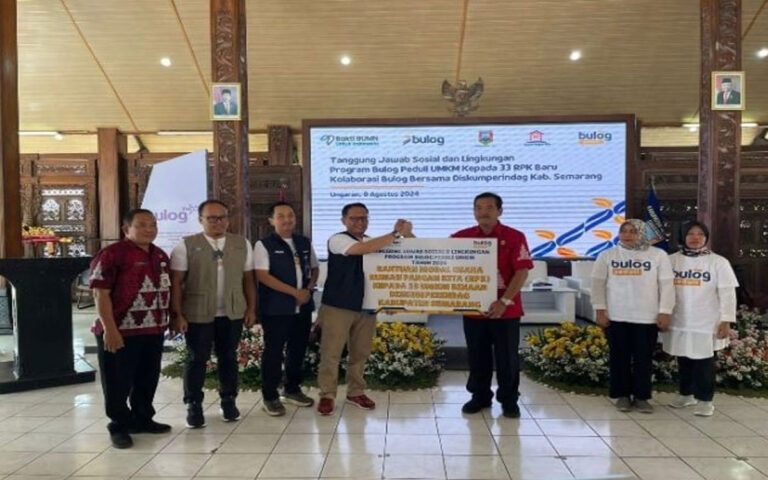Bulog Beri Bantuan TJSL 33 UMKM di Kabupaten Semarang