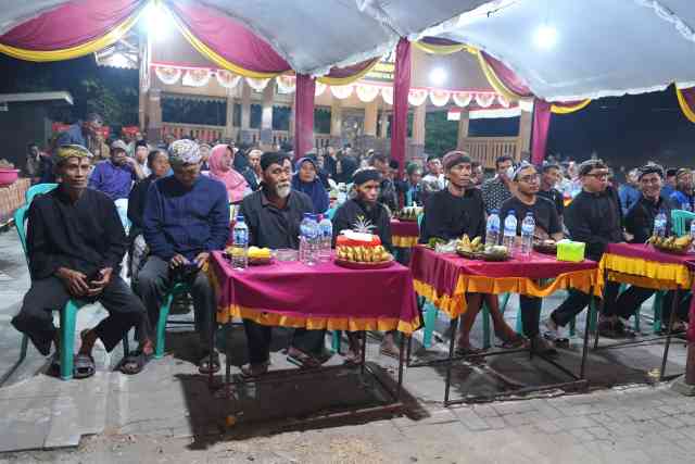 Pererat Silaturahmi, SG dan Sedulur Sikep Samin Saksikan Pentas Wayang
