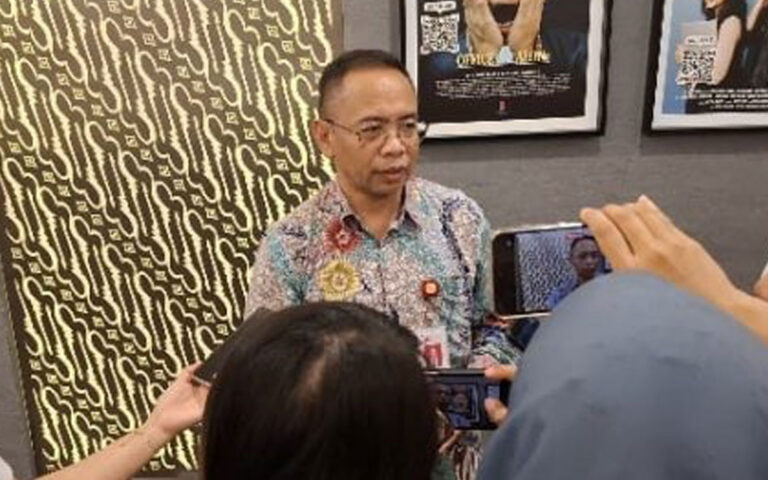 OJK Sebut Hanya 98 Aplikasi Pinjol Yang Legal