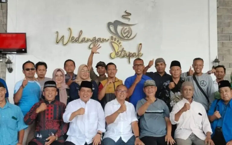 Relawan Sang Fajar Deklarasikan Dukung Paslon Yoyok-Joko