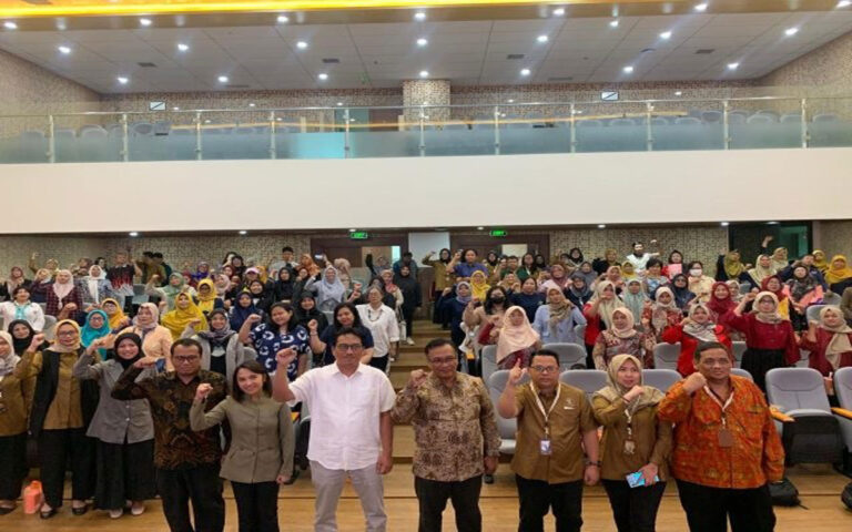 Dorong Naik Kelas, Sriboga Bersama Undip Edukasi 100 UMKM