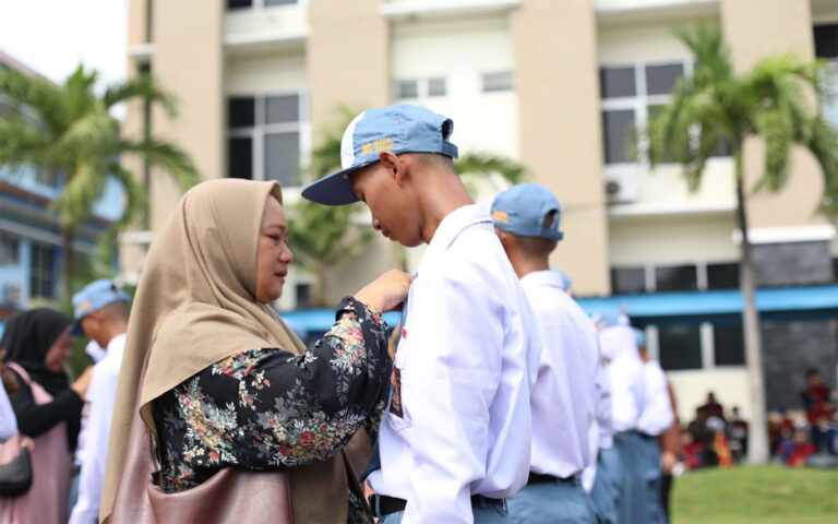 Linang Air Mata Warnai Penutupan Pendidikan Dasar Kepemimpinan SMKN Jateng