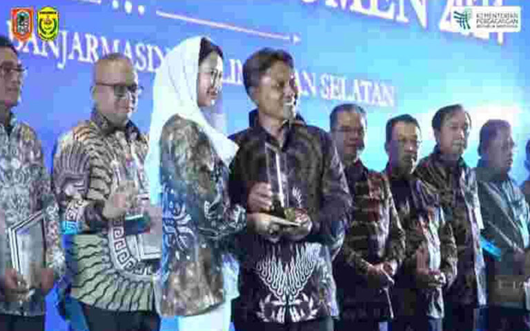 Pemkot Semarang Raih Dua Penghargaan Sebagai Daerah Tertib Ukur dan Pasar Tertib Ukur