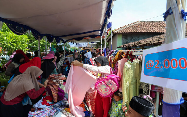 Ratusan Warga Blerong Antusias Ikuti Bakti Sosial Korpri Jateng