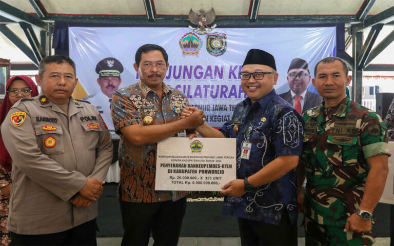 Nana Sudjana Resmikan Delapan Proyek Senilai Rp24,1 miliar di Purworejo
