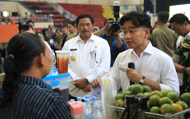 Nana Bersama Wapres RI Silaturahmi Dengan 3.000 Nasabah PNM Mekaar