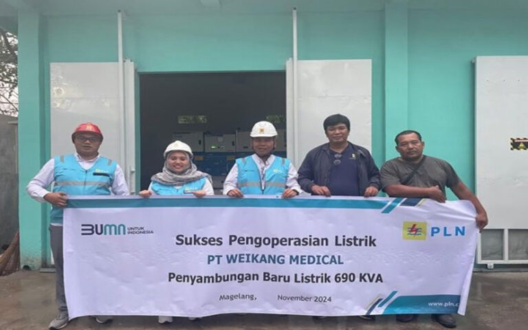 Sambut Nataru, PLN Lakukan Pasang Listrik Baru PT WEI KANG MEDICAL