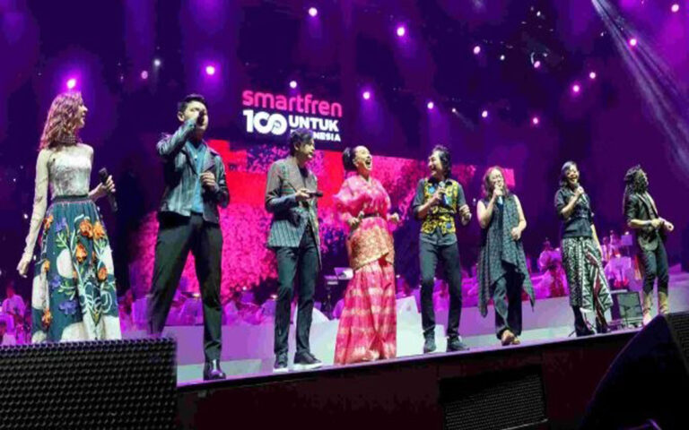 Smartfren Sukses Gelar Pergelaran Musik Malam 100 Cinta