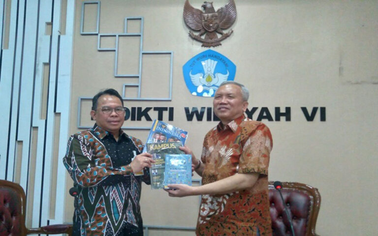 Sinergi LLDIKTI, Perguruan Tinggi dan Wakil Rakyat Makin Majukan Pendidikan