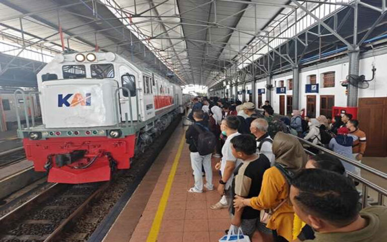 Tiket Kereta Api Untuk Libur Nataru Sudah Bisa Dilayani Mulai Hari Ini