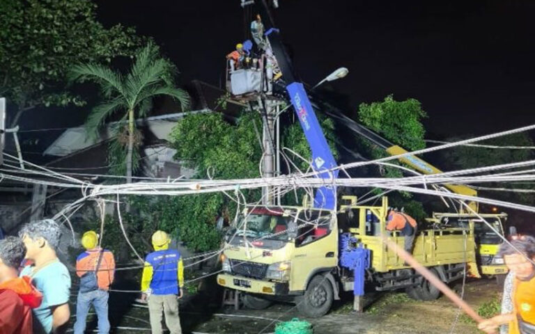 PLN Ingatkan Masyarakat Waspada Kelistrikan Di Musim Hujan