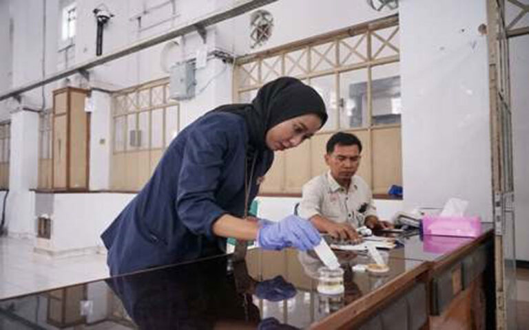 Sambut Nataru, KAI Daop 4 Semarang Lakukan Tes Urine ASP