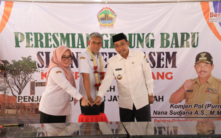 Sekda Jateng Resmikan SLB Negeri Lasem Rembang