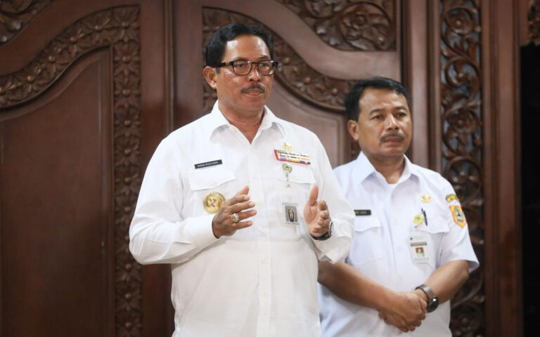 Nana Sudjana Umumkan UMK Jateng 2025 Naik 6,5%