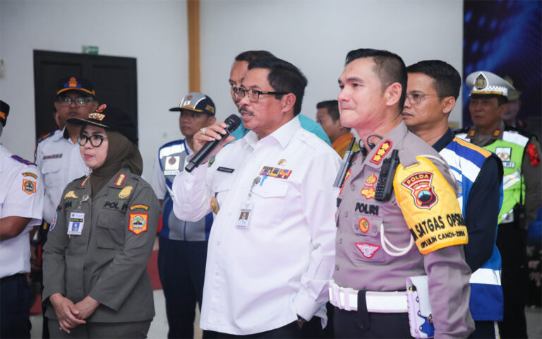 Pj Gubernur Jateng Pantau Arus Mudik Nataru