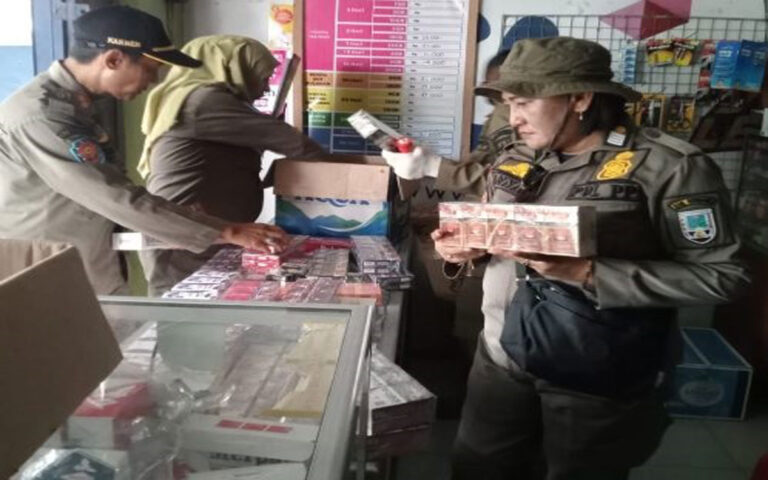 Petugas Gabungan Berhasil Sita 8.420 Batang Rokok Ilegal di Rembang