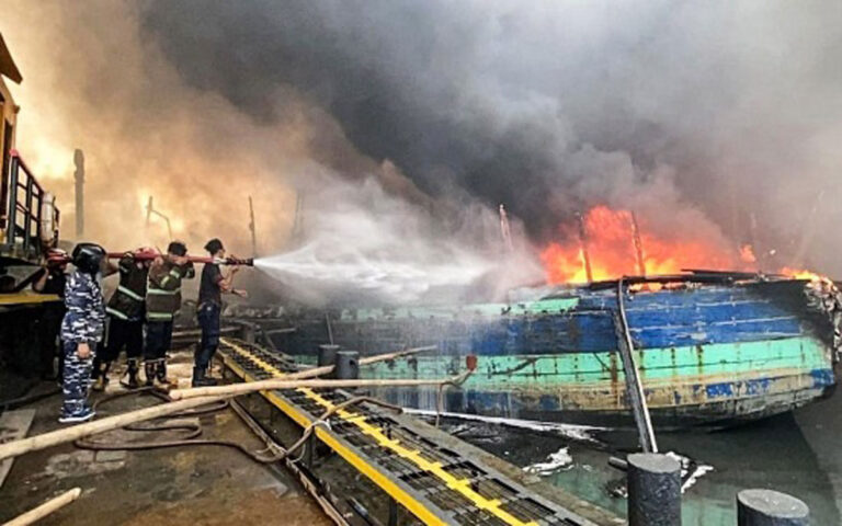 Belasan Kapal di Pelabuhan Tegal Dilanda Kebakaran