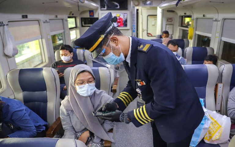 Sambut Tahun Baru, KAI Beri Diskon Tiket 30% Untuk 9 KA