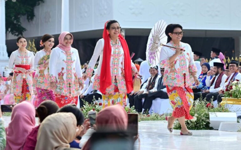 UNESCO Tetapkan Busana Kebaya Sebagai Warisan Budaya Dunia