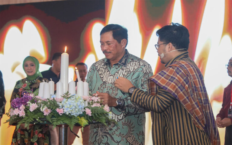 Hadiri Puncak Perayaan Nataru, Nana: Butuh Kebersamaan Dalam Membangun Jateng