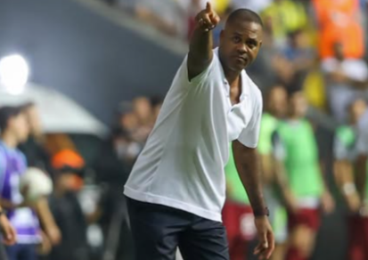 Patrick Kluivert Bakal Gantikan Shin Tae-yong