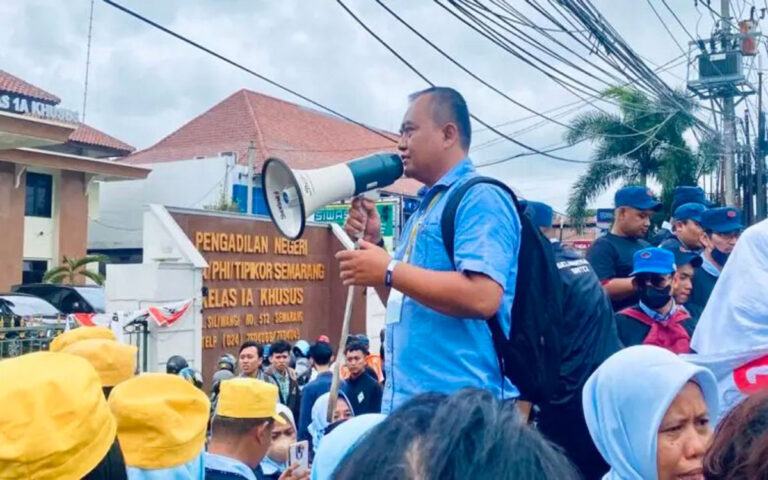 Ribuan Buruh Sritex Gelar Aksi Demo di PN Semarang
