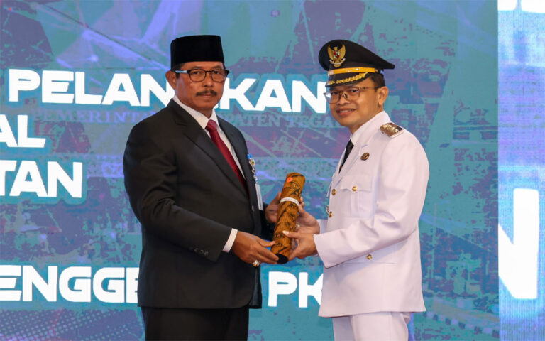 Nana Sudjana Resmi Lantik Amir Makhmud Jadi Pj Bupati Tegal