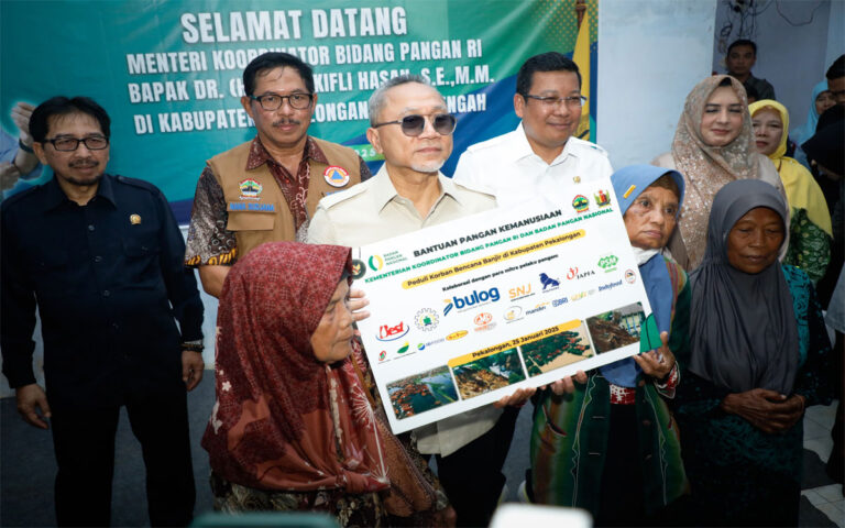 Pemprov Jateng, Kemenko Pangan dan Bapanas Salurkan Bahan Pangan Korban Banjir