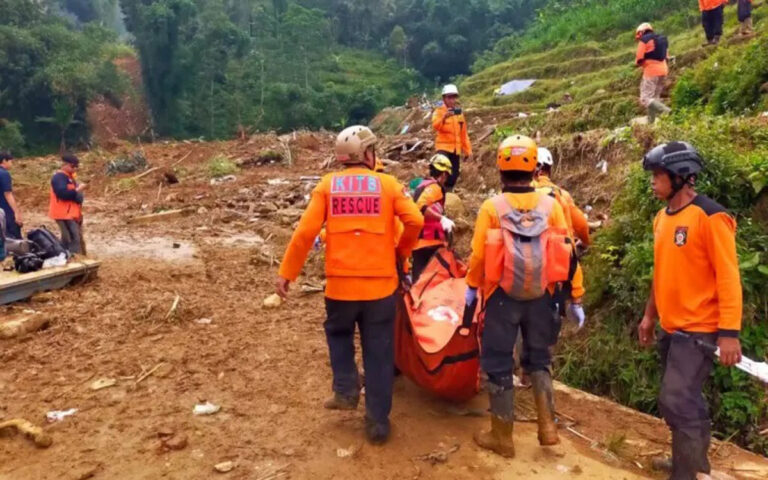 KITB Lakukan Aksi Kemanusiaan Bantu Warga Terdampak Banjir
