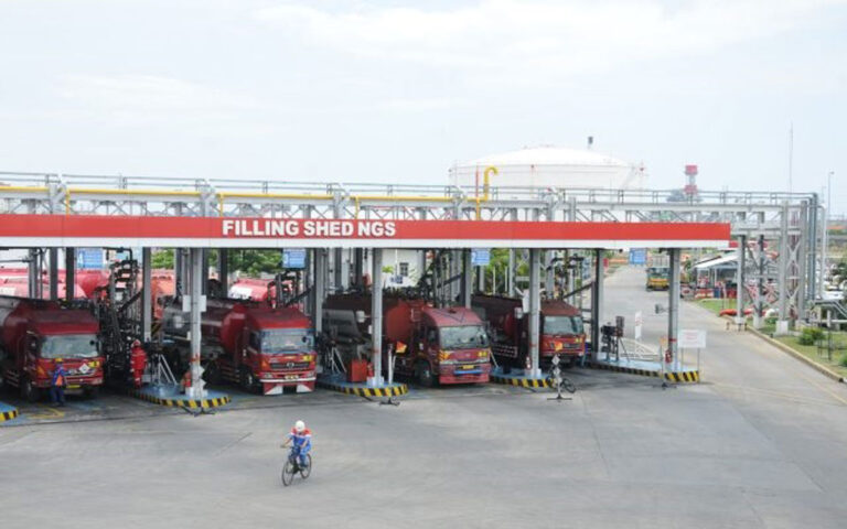 Pertamina Pastikan Distribusi BBM dan Elpiji Aman di Tengah Banjir Semarang