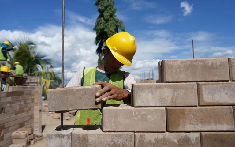 Bata Interlock Presisi Inovasi BUMN SIG Jadi Solusi Pembangunan Rumah Berkualitas