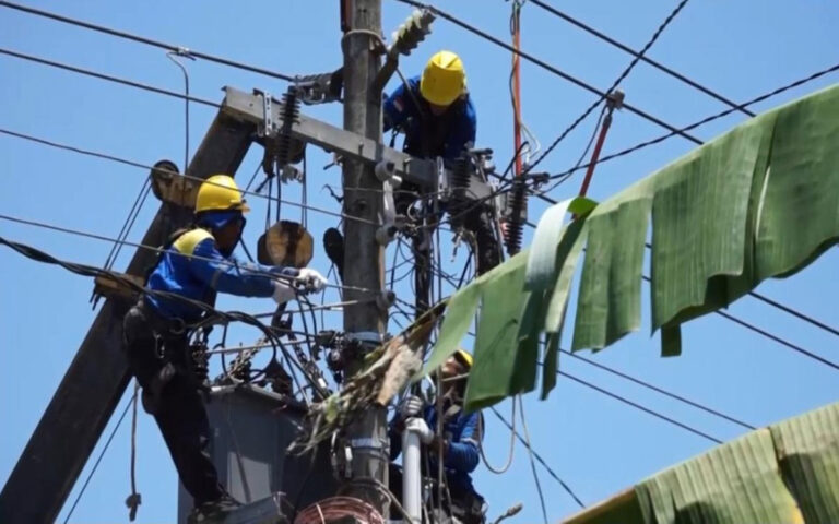 Wujudkan Kinerja Terbaik, PLN Purwokerto Pelihara Jaringan Sambut Imlek