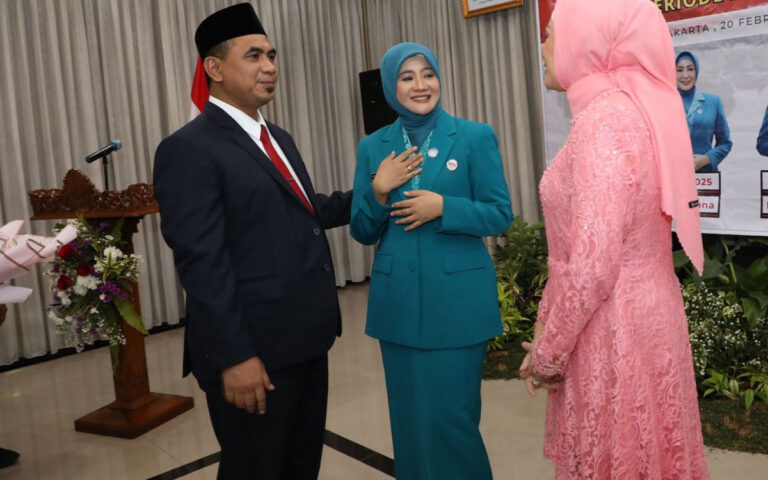 Hadiri Serah Terima Jabatan Ketua TP PKK Jateng, Gus Yasin: Baru Rasa Lama