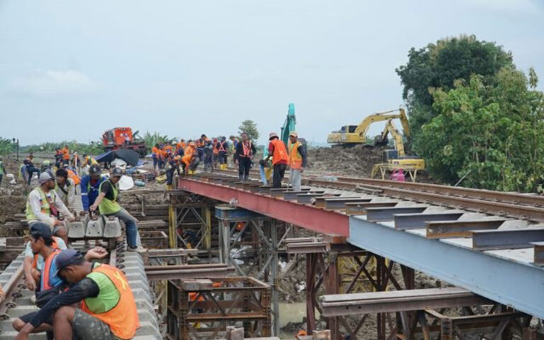 KAI Terus Berupaya Lakukan Langkah Cepat Normalisasi Jalur KA