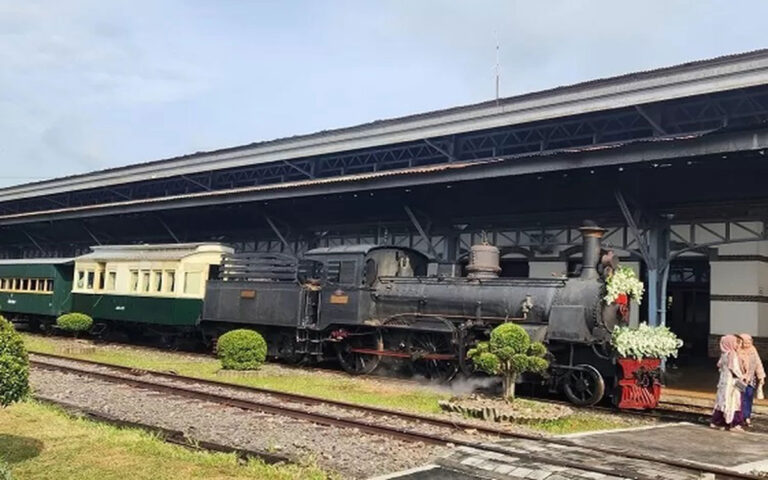 Sambut Valentine Day 2025, KAI Wisata Hadirkan Ambarawa Love Express