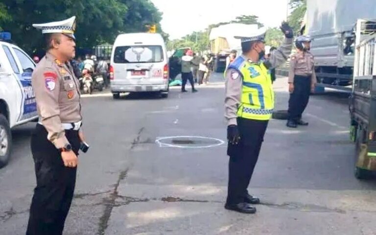 Seorang Wanita Tewas Terlindas Truk di Jalan Yos Sudarso