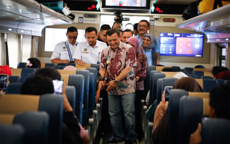 Dari Stasiun Pasar Senen Jakarta, Luthfi Kembali Lepas Ribuan Orang Mudik Gratis