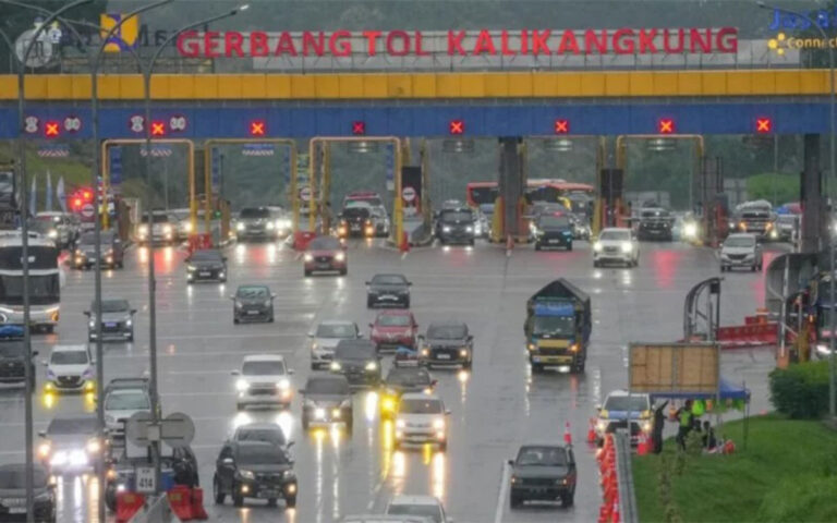 Arus Mudik Lancar, Pemudik Apresiasi Polri Terapkan Contraflow dan One Way