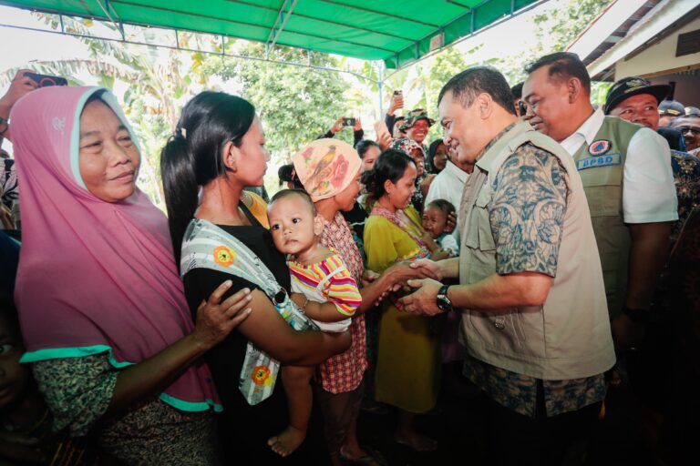 Secercah Harapan dari Ahmad Luthfi Untuk Pengungsi Korban Banjir Grobogan