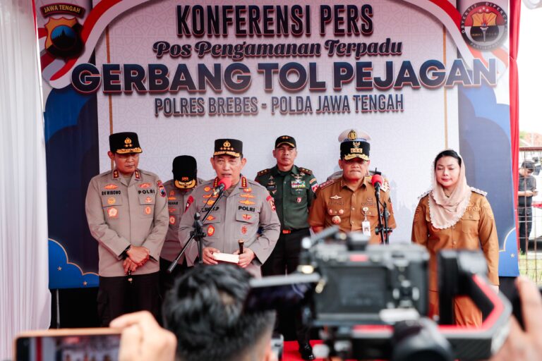 Jelang Lebaran, Gubernur Jateng Bersama Kapolri Cek Kesiapan Pos Terpadu dan Layanan Valet Ride