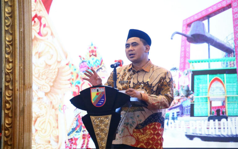 Taj Yasin Minta Penanganan Sampah Perlu Jadi Gerakan Bersama