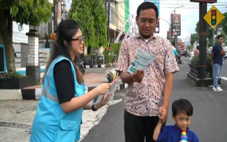 Peringati Hari Kartini, Srikandi PLN UP3 Magelang Sosialisasikan PLN Mobile