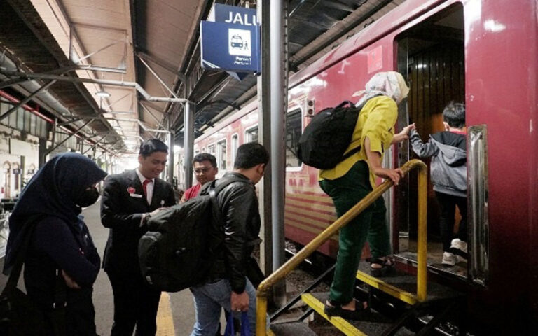 Libur Panjang Waisak, KAI Daop 4 Semarang Catat 73.000 Penumpang Naik KA