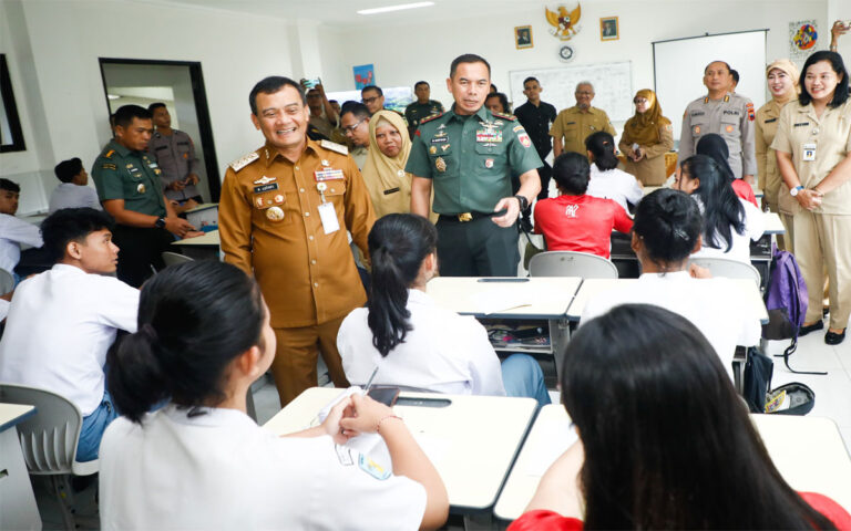 Pemprov Jateng Gratiskan Siswa Miskin di Sekolah Swasta