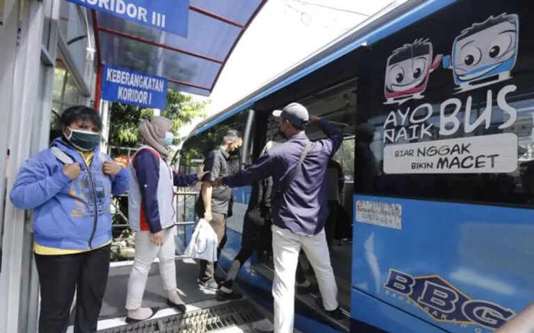 Layanan BRT Trans Semarang Gratis Mendapat Respon Positif Di Kalangan Pelajar