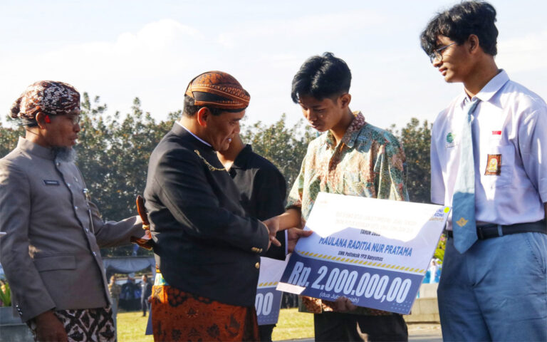 Peringati Hardiknas 2025, Luthfi Kembalikan Hak Pendidikan 1.100 ATS